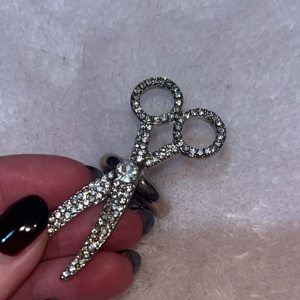 Rhinestone Scissors Statement Ring - image 2